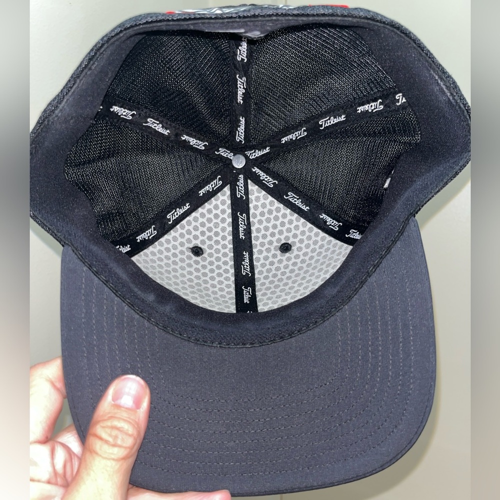 Foot Joy FJ Titleist Pro V1 FJ Hat CapStrap Back Black Embroidered Logo Golf S/M - Picture 5 of 7